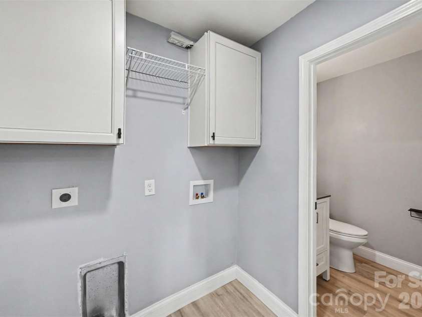 1001 Noles Drive, Mount Holly, NC 28120.  MLS# CAR4398647, YatesRealty ID 23696. 