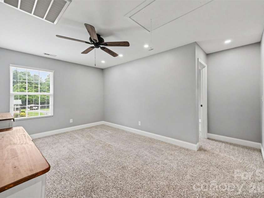 1001 Noles Drive, Mount Holly, NC 28120.  MLS# CAR4398647, YatesRealty ID 23696. 