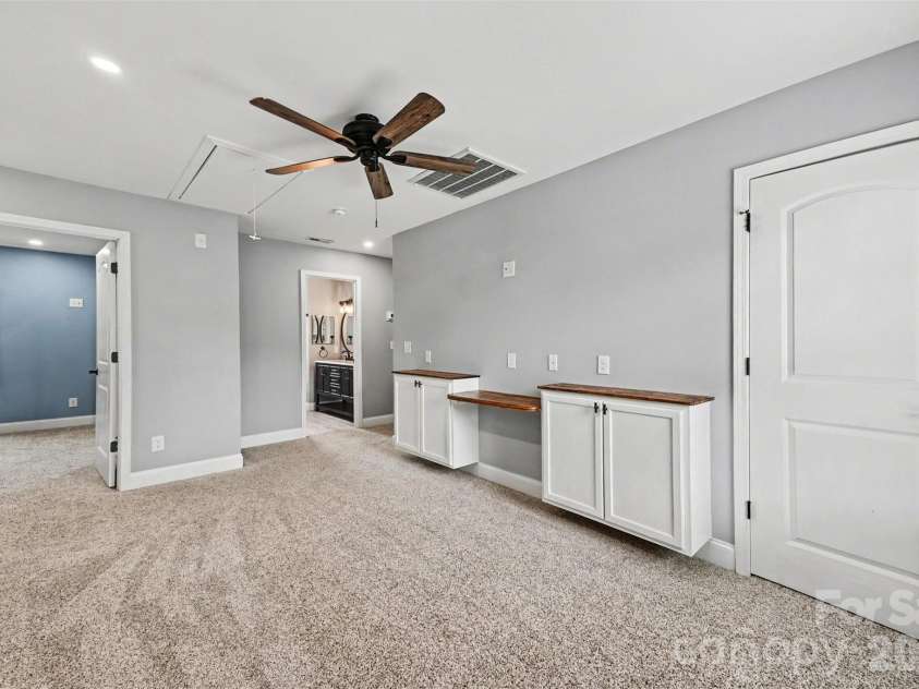 1001 Noles Drive, Mount Holly, NC 28120.  MLS# CAR4398647, YatesRealty ID 23696. 