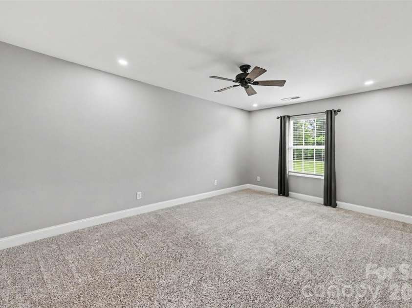 1001 Noles Drive, Mount Holly, NC 28120.  MLS# CAR4398647, YatesRealty ID 23696. 