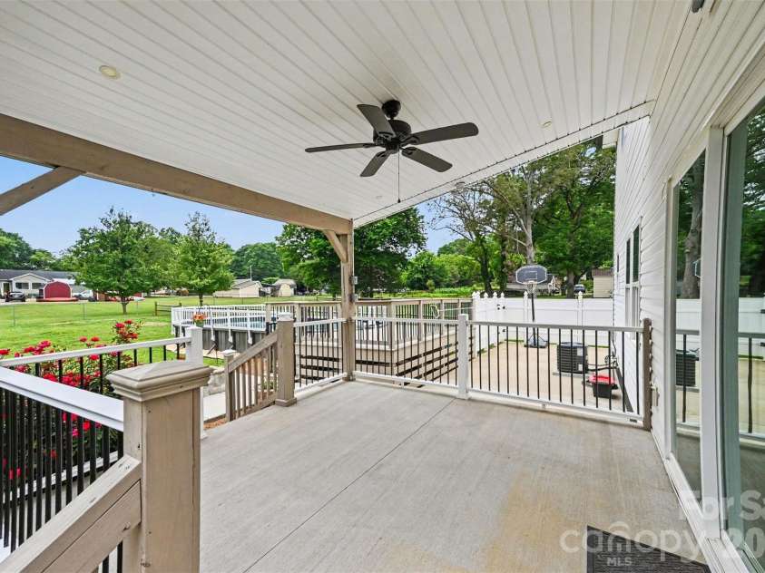 1001 Noles Drive, Mount Holly, NC 28120.  MLS# CAR4398647, YatesRealty ID 23696. 