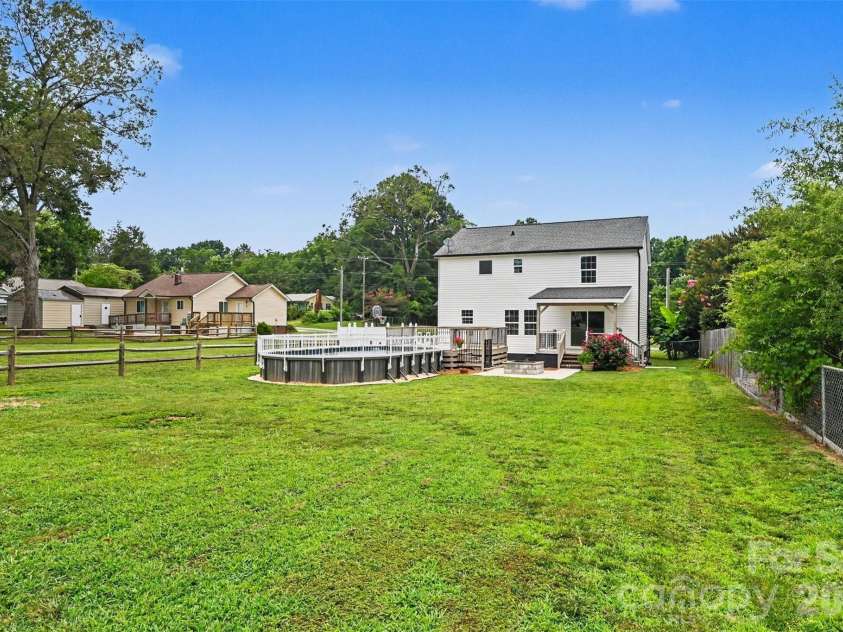1001 Noles Drive, Mount Holly, NC 28120.  MLS# CAR4398647, YatesRealty ID 23696. 