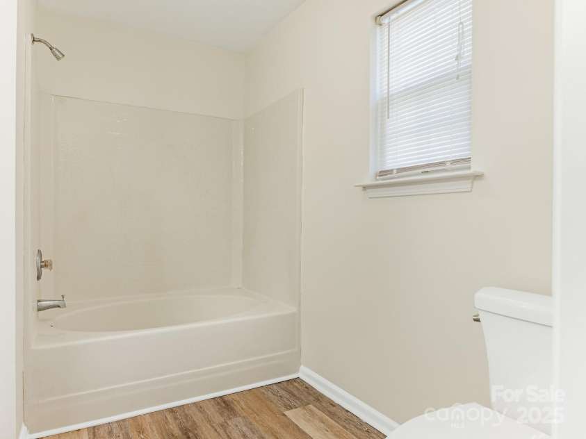 1623 Forest Stream Court, Charlotte, NC 28213.  MLS# CAR4194303, YatesRealty ID 237. 