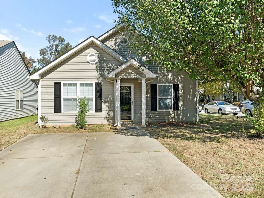 1623 Forest Stream Court, Charlotte, NC 28213.  MLS# CAR4194303, YatesRealty ID 237. Welcomd to your new home!