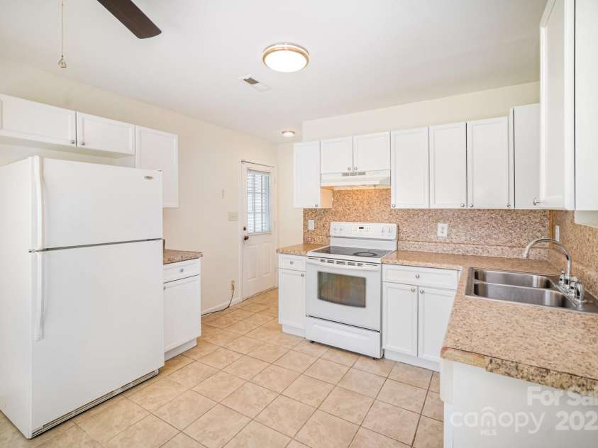 1623 Forest Stream Court, Charlotte, NC 28213.  MLS# CAR4296552, YatesRealty ID 237. 