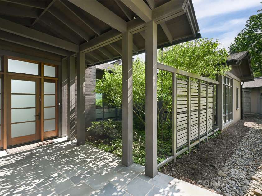 1121 Timberbluff Way, Arden, NC 28704.  MLS# CAR4223914, YatesRealty ID 2370. 
