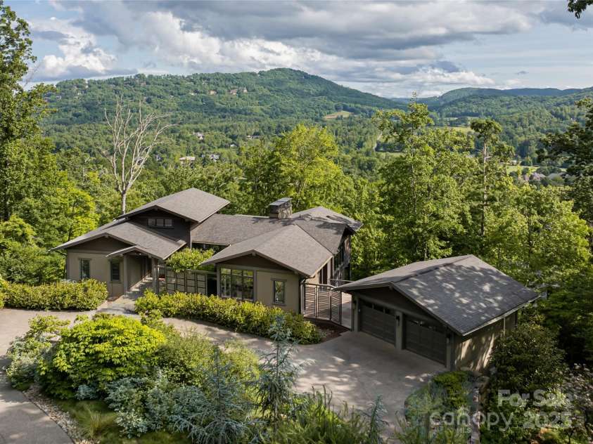 1121 Timberbluff Way, Arden, NC 28704.  MLS# CAR4223914, YatesRealty ID 2370. 