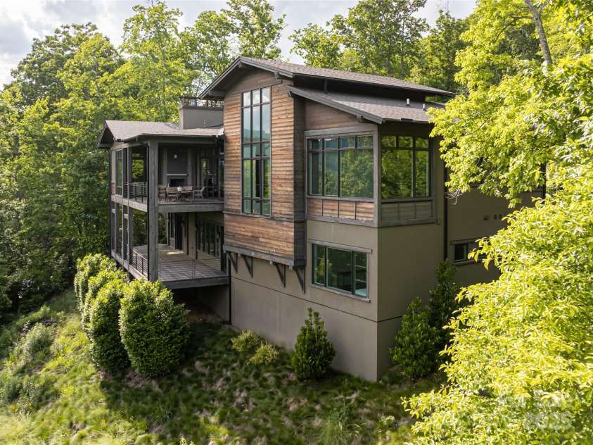 1121 Timberbluff Way, Arden, NC 28704.  MLS# CAR4223914, YatesRealty ID 2370. 