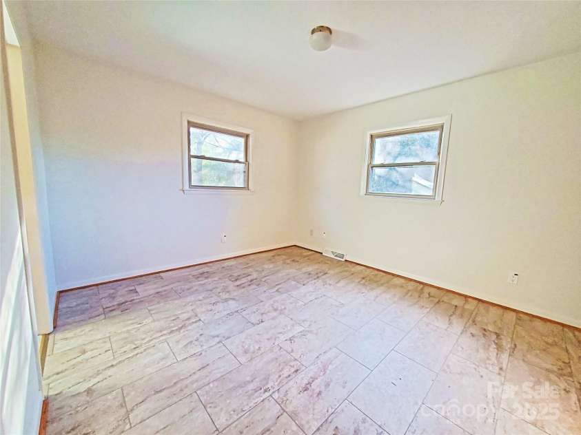 1303 Hunt Street, Shelby, NC 28152.  MLS# CAR4332225, YatesRealty ID 2370. 