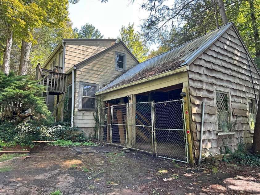 324 Buzzards Roost Road, Cullowhee, NC 28723.  MLS# CAR4073745, YatesRealty ID 2370. 