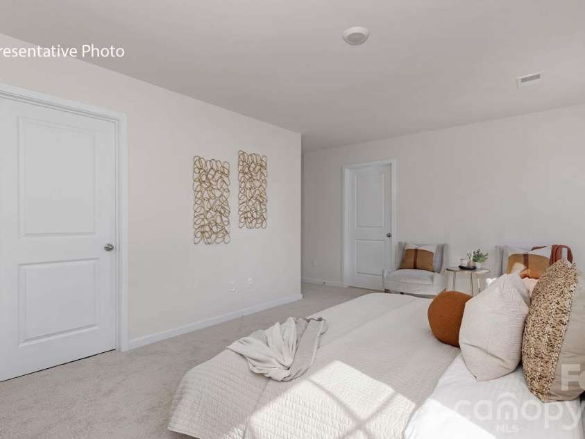 650 13th Avenue Drive, Hickory, NC 28601.  MLS# CAR4384104, YatesRealty ID 23700. 