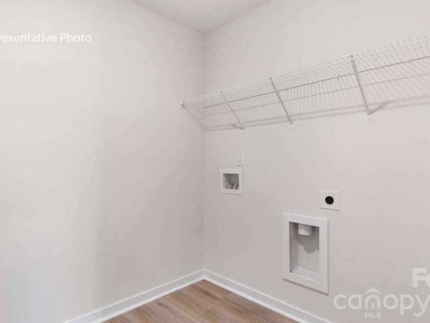650 13th Avenue Drive, Hickory, NC 28601.  MLS# CAR4384104, YatesRealty ID 23700. 
