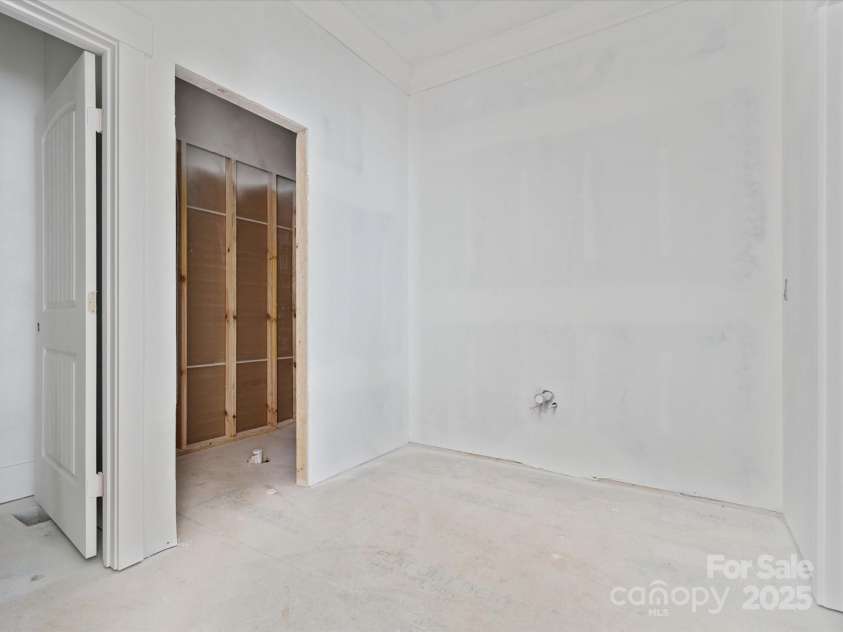 8018 Fairmont Drive, Waxhaw, NC 28173.  MLS# CAR4276331, YatesRealty ID 23700. 