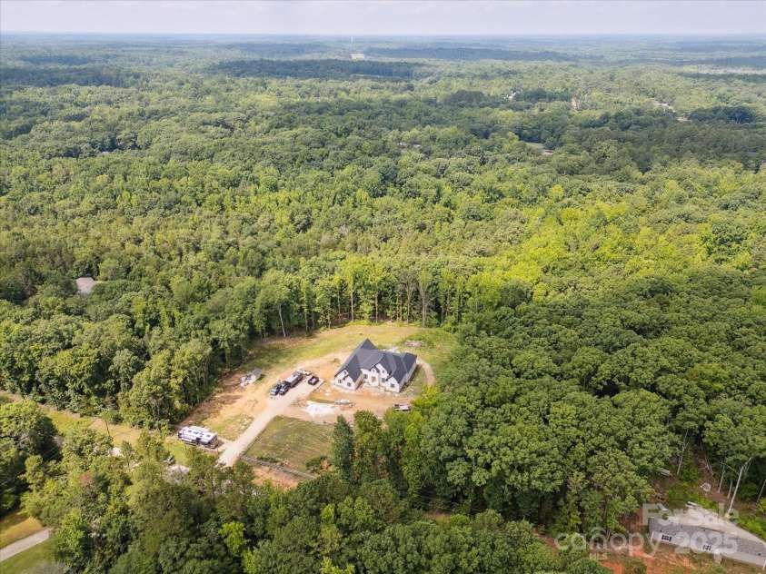 8018 Fairmont Drive, Waxhaw, NC 28173.  MLS# CAR4276331, YatesRealty ID 23700. 