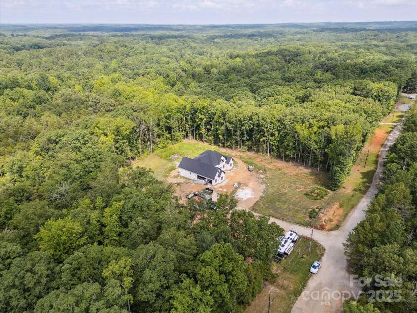 8018 Fairmont Drive, Waxhaw, NC 28173.  MLS# CAR4276331, YatesRealty ID 23700. 