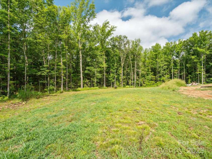 8018 Fairmont Drive, Waxhaw, NC 28173.  MLS# CAR4276331, YatesRealty ID 23700. 