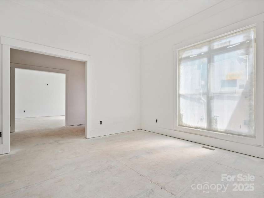 8018 Fairmont Drive, Waxhaw, NC 28173.  MLS# CAR4276331, YatesRealty ID 23700. Dining