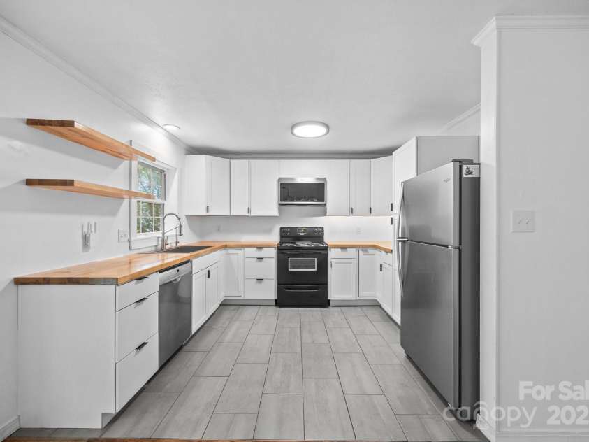 315 Fairfax Avenue, Asheville, NC 28806.  MLS# CAR4275868, YatesRealty ID 23703. 