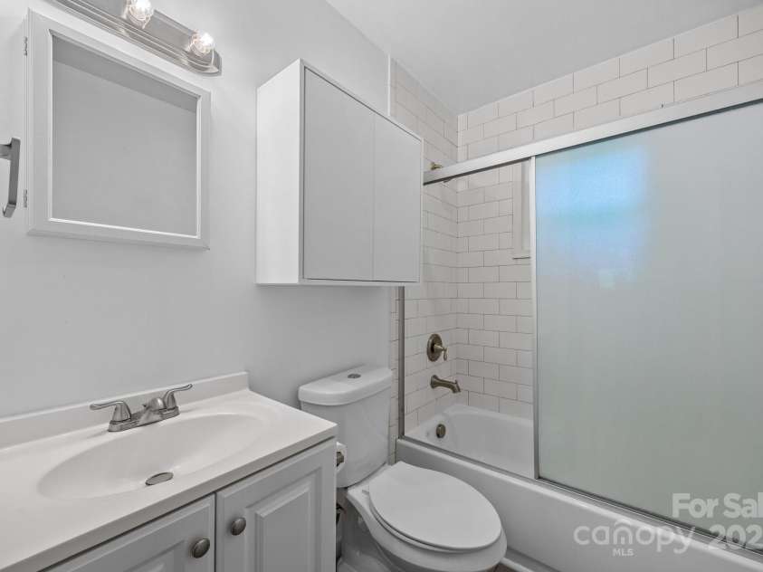 315 Fairfax Avenue, Asheville, NC 28806.  MLS# CAR4275868, YatesRealty ID 23703. 