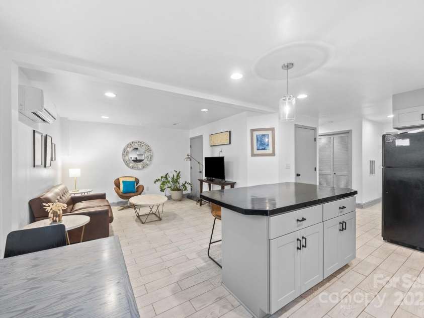 315 Fairfax Avenue, Asheville, NC 28806.  MLS# CAR4275868, YatesRealty ID 23703. 