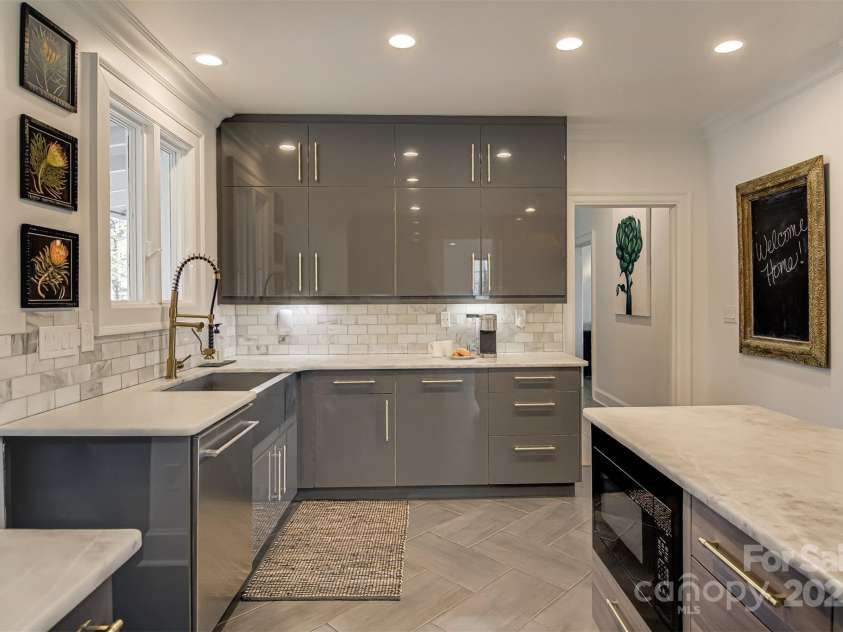 3306 Gaston Road, Greensboro, NC 27407.  MLS# CAR4277780, YatesRealty ID 23707. 