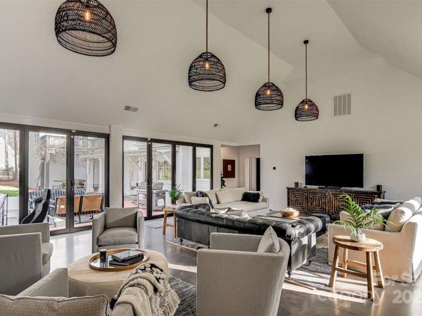 3306 Gaston Road, Greensboro, NC 27407.  MLS# CAR4277780, YatesRealty ID 23707. 