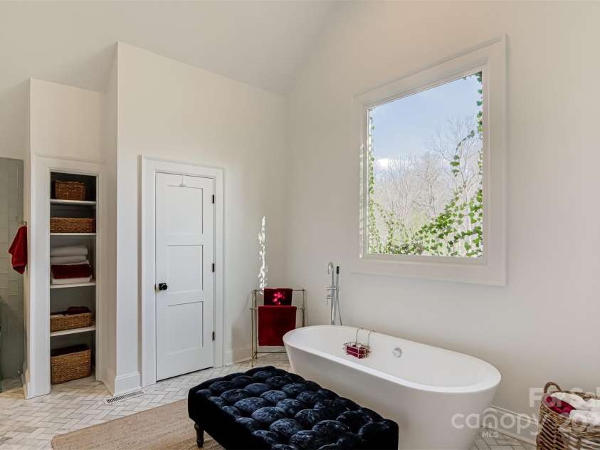 3306 Gaston Road, Greensboro, NC 27407.  MLS# CAR4277780, YatesRealty ID 23707. 