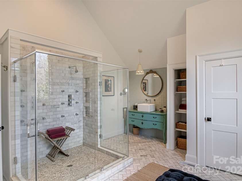 3306 Gaston Road, Greensboro, NC 27407.  MLS# CAR4277780, YatesRealty ID 23707. 