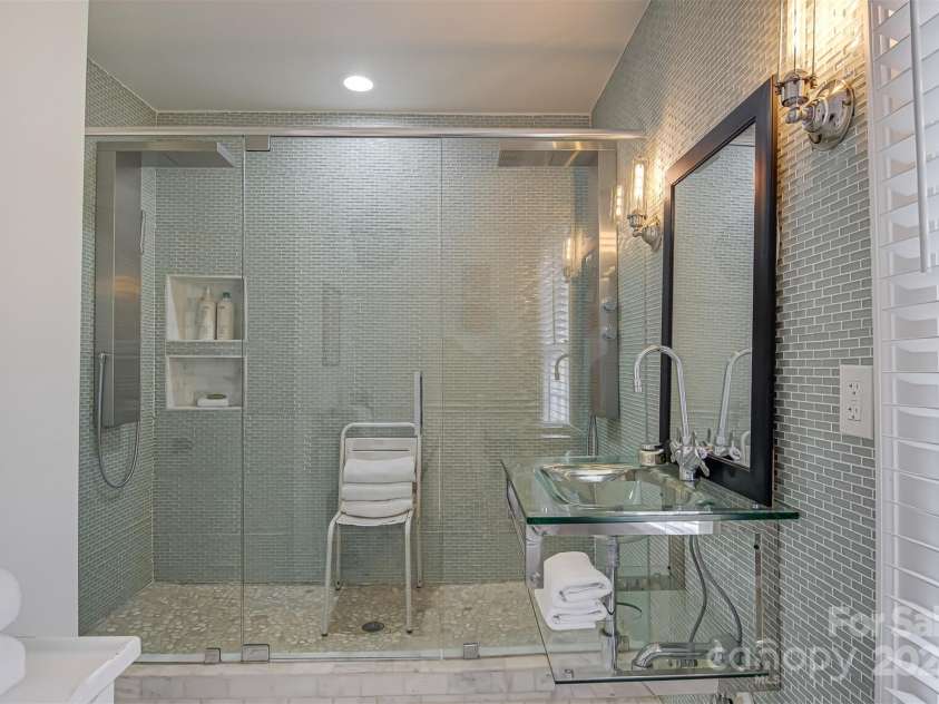 3306 Gaston Road, Greensboro, NC 27407.  MLS# CAR4277780, YatesRealty ID 23707. 