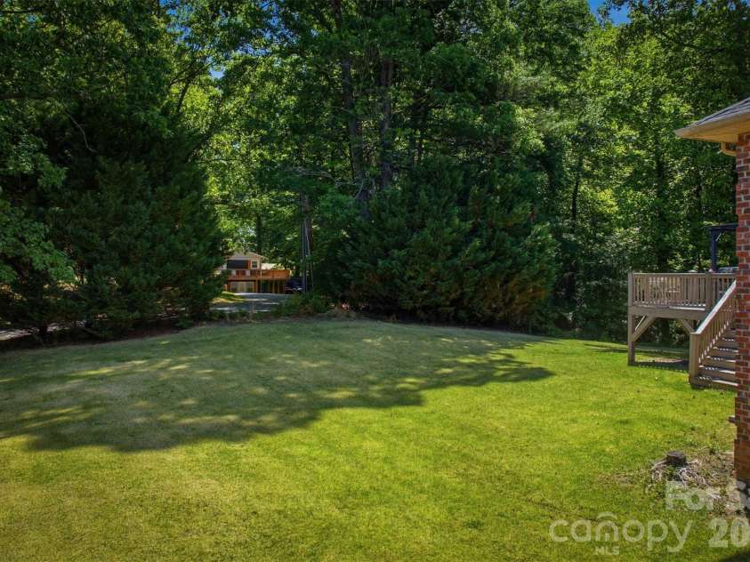 405 Golfview Court, Lenoir, NC 28645.  MLS# CAR4359558, YatesRealty ID 23707. 