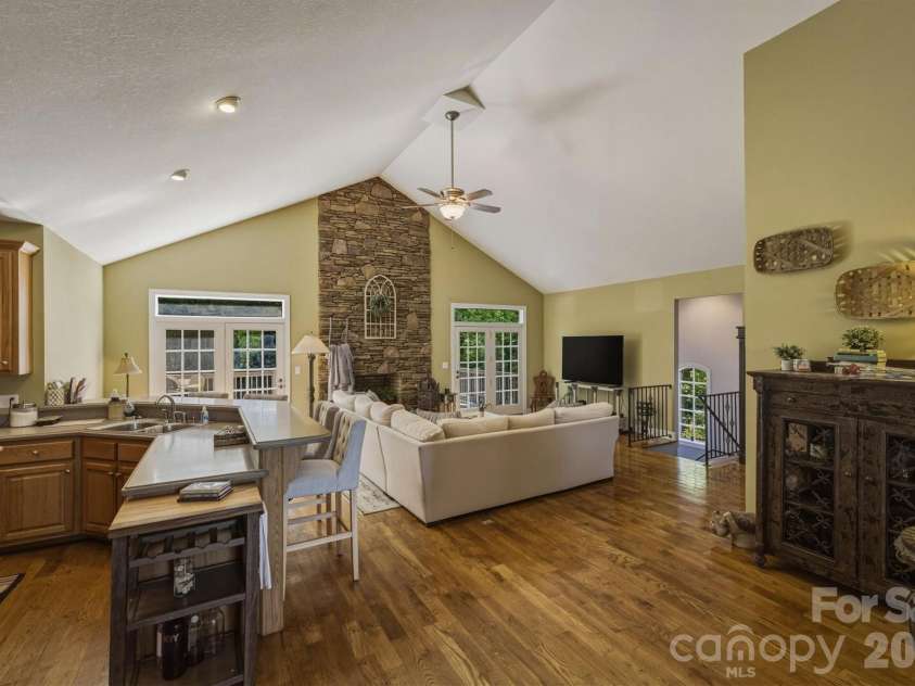 405 Golfview Court, Lenoir, NC 28645.  MLS# CAR4359558, YatesRealty ID 23707. 