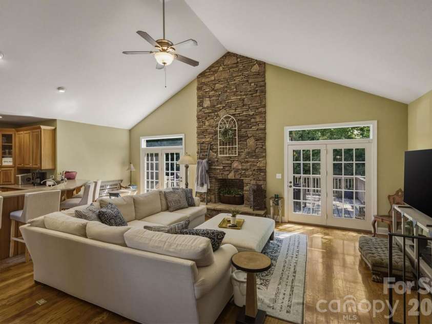405 Golfview Court, Lenoir, NC 28645.  MLS# CAR4359558, YatesRealty ID 23707. 