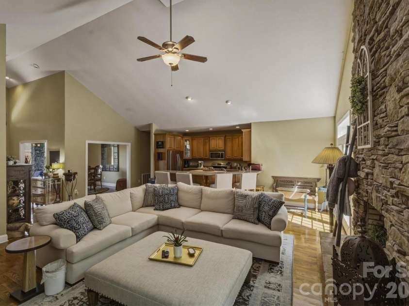 405 Golfview Court, Lenoir, NC 28645.  MLS# CAR4359558, YatesRealty ID 23707. 