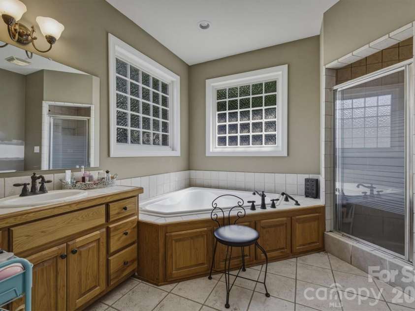 405 Golfview Court, Lenoir, NC 28645.  MLS# CAR4359558, YatesRealty ID 23707. 