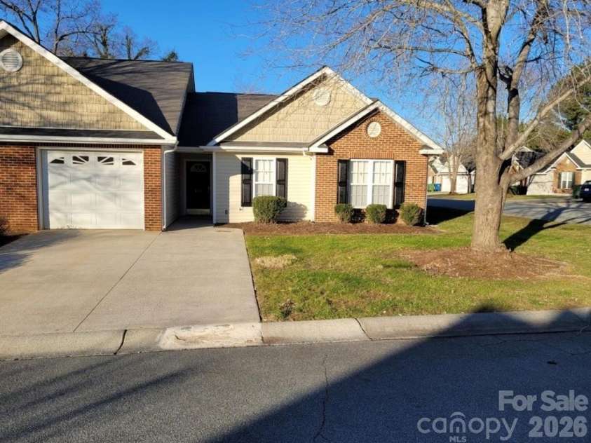 115 Edinburgh Court, Mount Holly, NC 28120.  MLS# CAR4384116, YatesRealty ID 23708. 