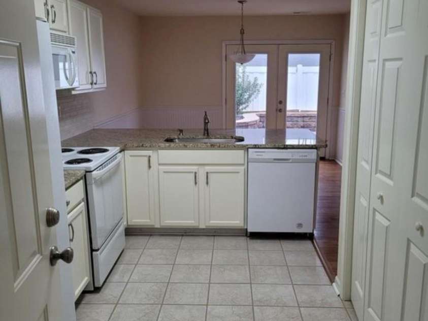 115 Edinburgh Court, Mount Holly, NC 28120.  MLS# CAR4384116, YatesRealty ID 23708. 