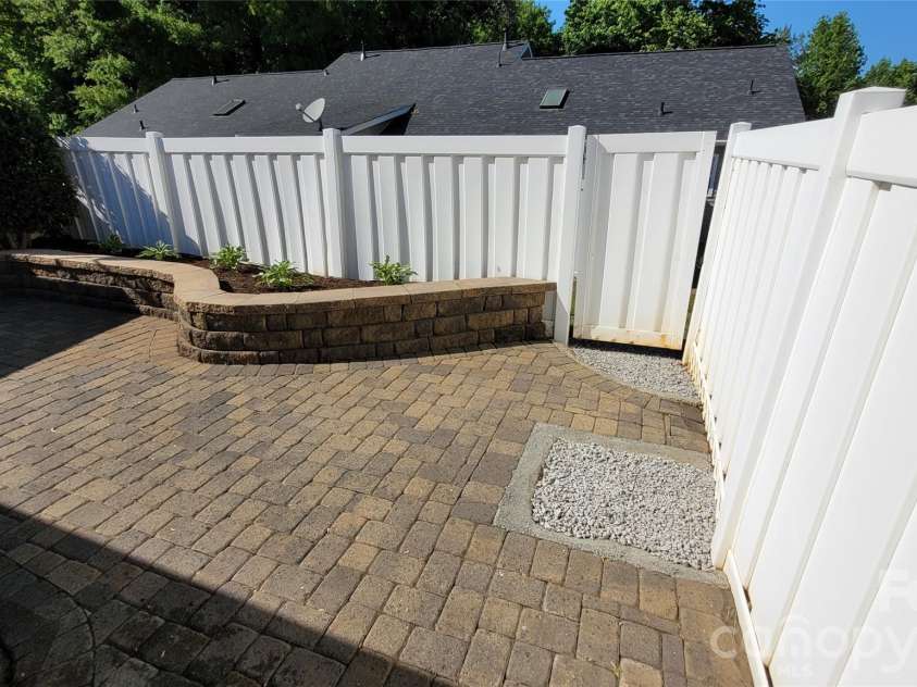 115 Edinburgh Court, Mount Holly, NC 28120.  MLS# CAR4384116, YatesRealty ID 23708. 