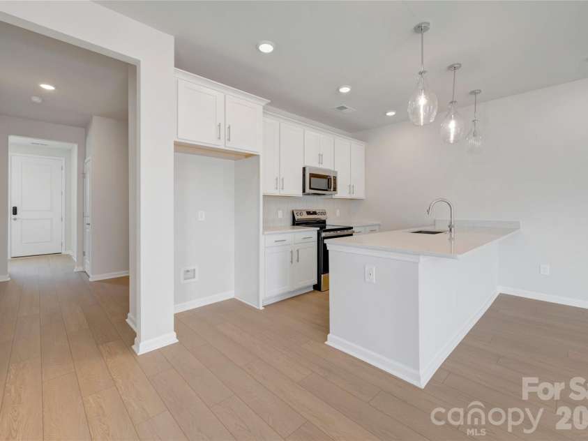 6326 Haller Street, Charlotte, NC 28227.  MLS# CAR4384192, YatesRealty ID 23709. Kitchen