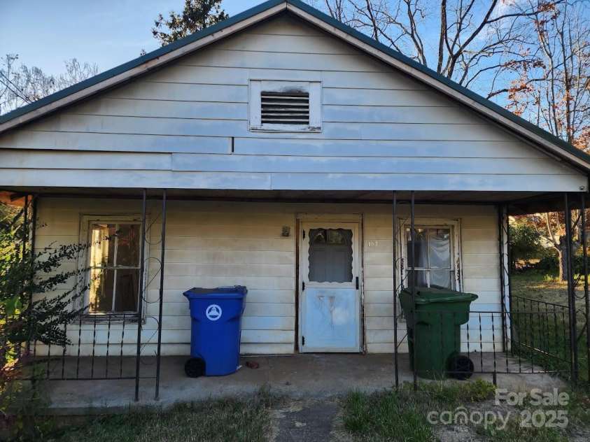 107 Bradley Street, Asheville, NC 28806.  MLS# CAR4317817, YatesRealty ID 2371. 