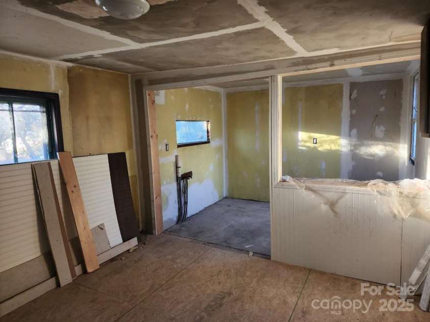 107 Bradley Street, Asheville, NC 28806.  MLS# CAR4317817, YatesRealty ID 2371. 