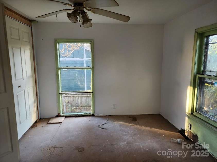 107 Bradley Street, Asheville, NC 28806.  MLS# CAR4317817, YatesRealty ID 2371. 