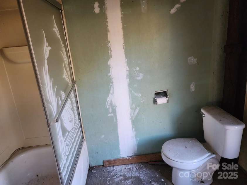 107 Bradley Street, Asheville, NC 28806.  MLS# CAR4317817, YatesRealty ID 2371. 