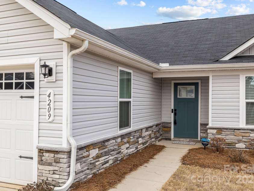 4209 Jones Creek Lane, Charlotte, NC 28215.  MLS# CAR4220654, YatesRealty ID 2371. 
