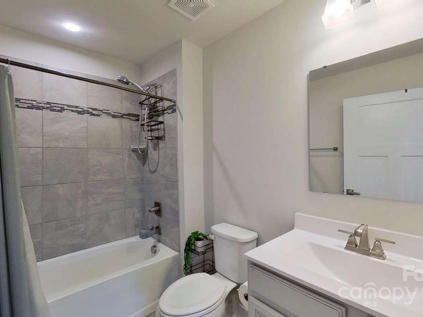 4209 Jones Creek Lane, Charlotte, NC 28215.  MLS# CAR4220654, YatesRealty ID 2371. 