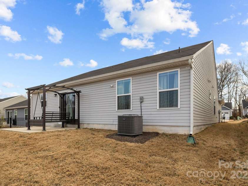 4209 Jones Creek Lane, Charlotte, NC 28215.  MLS# CAR4220654, YatesRealty ID 2371. 