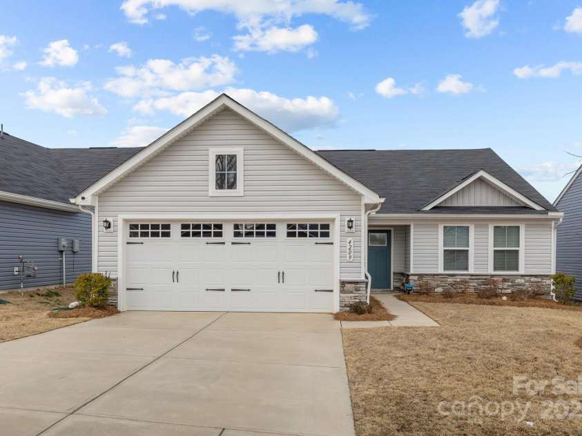 4209 Jones Creek Lane, Charlotte, NC 28215.  MLS# CAR4220654, YatesRealty ID 2371. 