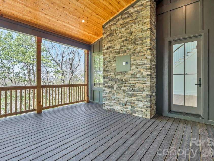 536 Boone Ridge Lane, Boone, NC 28607.  MLS# CAR4381577, YatesRealty ID 23712. 