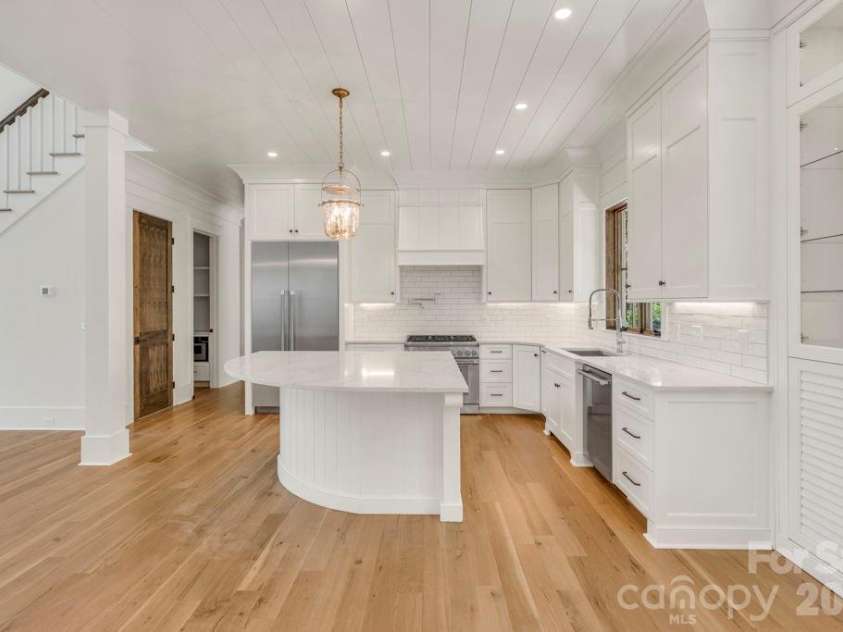 536 Boone Ridge Lane, Boone, NC 28607.  MLS# CAR4381577, YatesRealty ID 23712. 