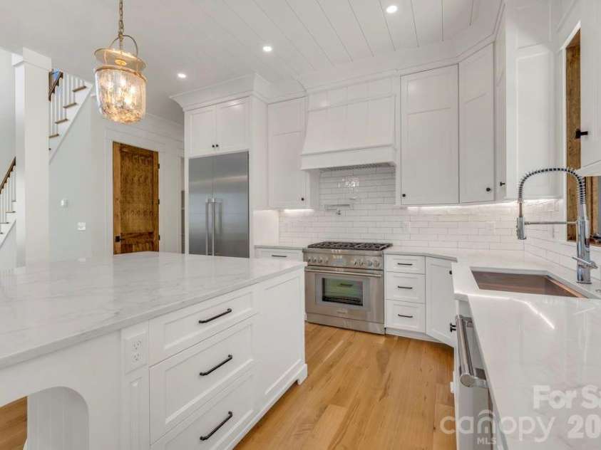 536 Boone Ridge Lane, Boone, NC 28607.  MLS# CAR4381577, YatesRealty ID 23712. 