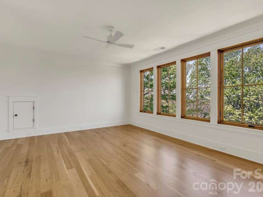 536 Boone Ridge Lane, Boone, NC 28607.  MLS# CAR4381577, YatesRealty ID 23712. Upper-level bedroom suite 1